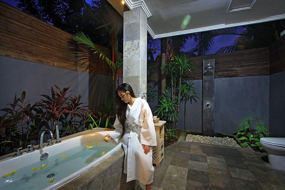 Villa The Bale Tokek à Kuta Lombok Extérieur photo